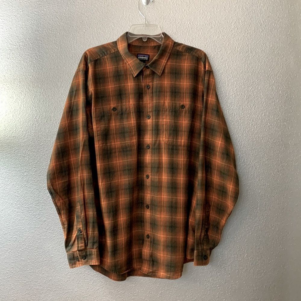 PATAGONIA button up shirt plaid long sleeves pockets men’s size Large
